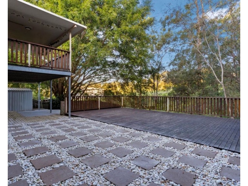 734 Moggill Rd, Chapel Hill QLD 4069