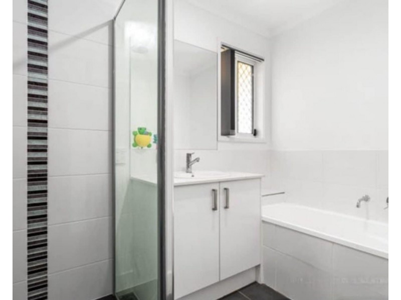 5 De Graaf St, Bellbird Park QLD 4300