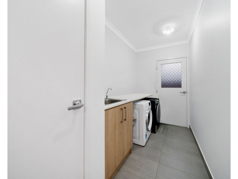 18 Pademelon St, Redbank Plains QLD 4301