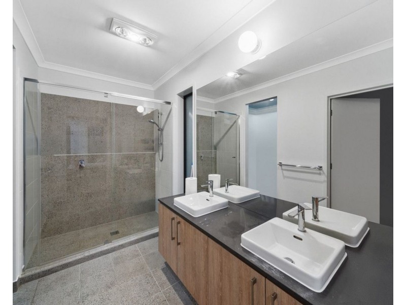 18 Pademelon St, Redbank Plains QLD 4301
