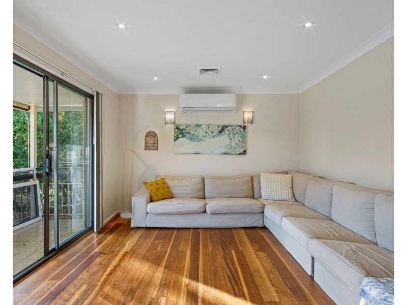 21 Mondra Street, Kenmore Hills QLD 4069