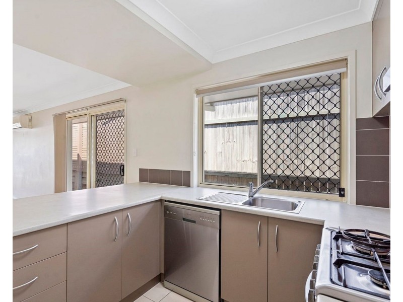 8 Rocky Cape St, Springfield Lakes QLD 4300