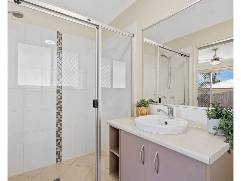 8 Rocky Cape St, Springfield Lakes QLD 4300