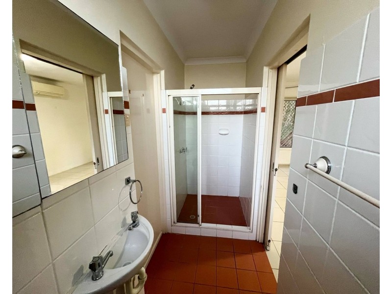 13B/75 Sir Fred Schonell Drive, St Lucia QLD 4067