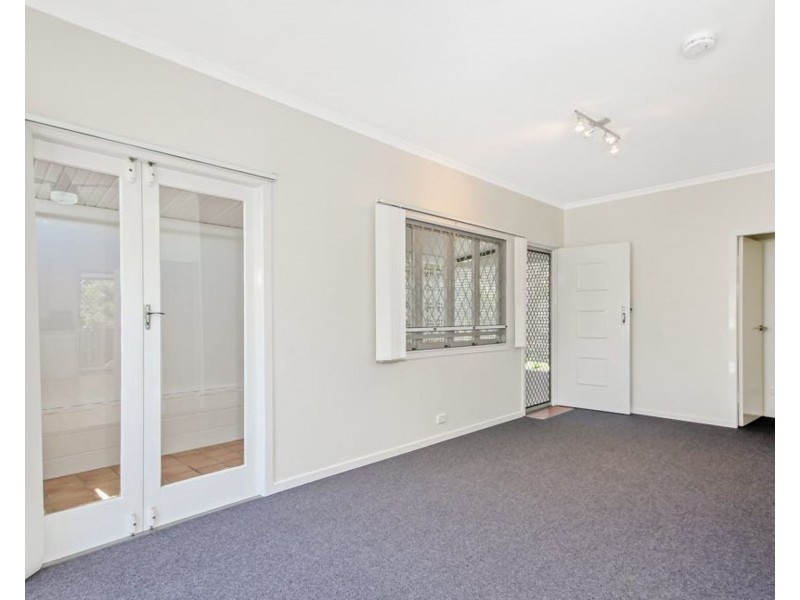 125 Jerrang St, Indooroopilly QLD 4068