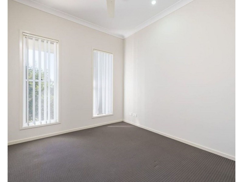 25 Hyssop Pl, Springfield Lakes QLD 4300