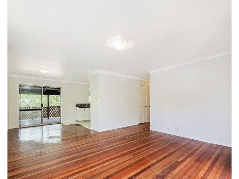 27 Iris St, Gailes QLD 4300
