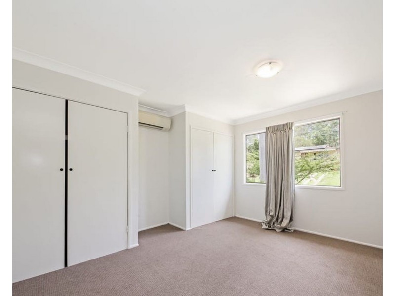 27 Iris St, Gailes QLD 4300