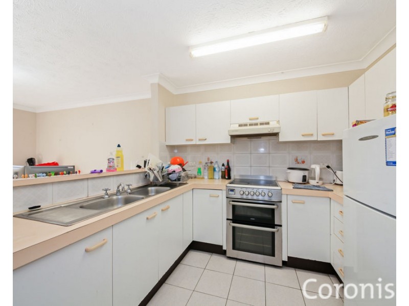 2/169 Sir Fred Schonnell Drive, St Lucia QLD 4067