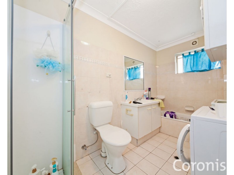 2/169 Sir Fred Schonnell Drive, St Lucia QLD 4067