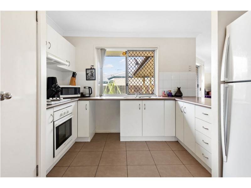8 Barker Close, Goodna QLD 4300