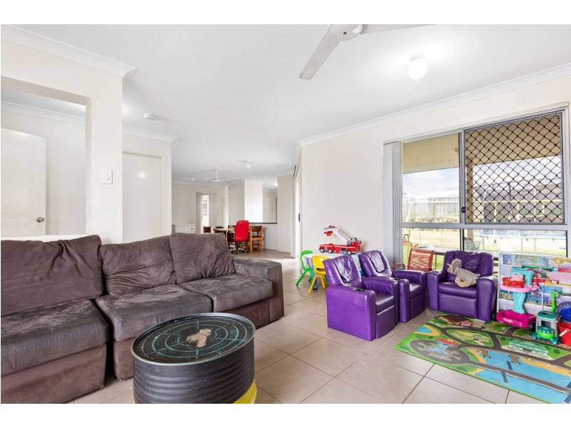 8 Barker Close, Goodna QLD 4300