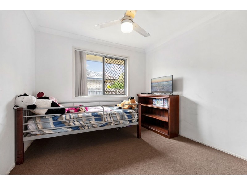 8 Barker Close, Goodna QLD 4300
