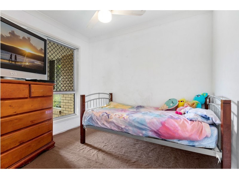8 Barker Close, Goodna QLD 4300