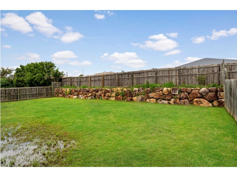 8 Barker Close, Goodna QLD 4300