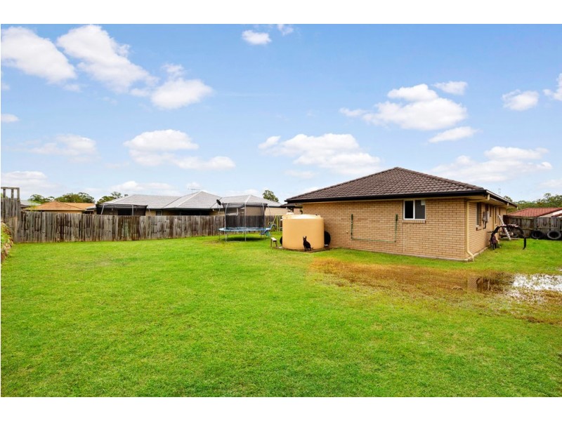 8 Barker Close, Goodna QLD 4300