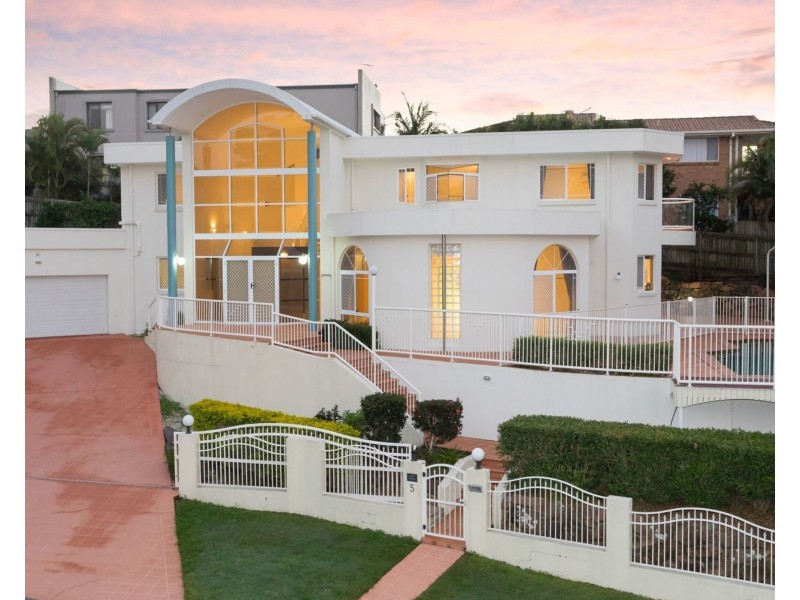 5 Kagoola Close, Chapel Hill QLD 4069