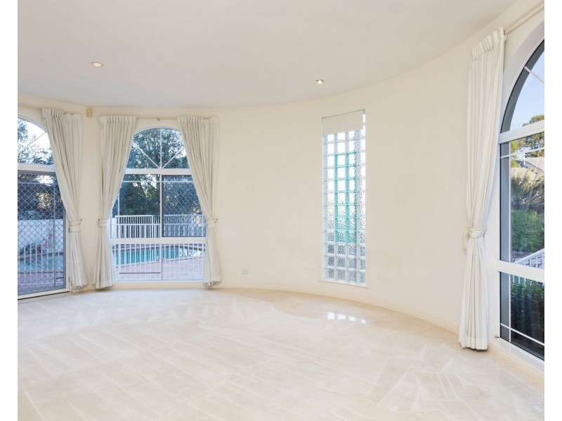 5 Kagoola Close, Chapel Hill QLD 4069