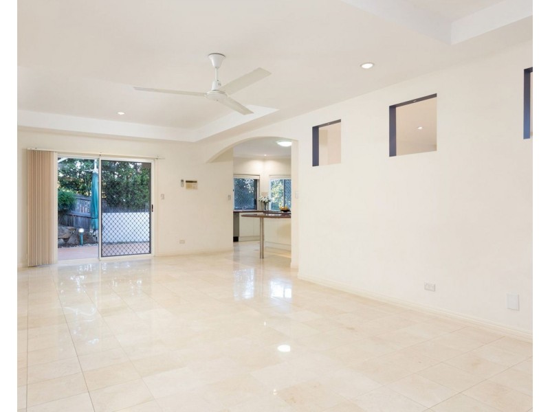 5 Kagoola Close, Chapel Hill QLD 4069