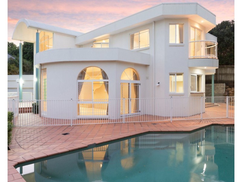 5 Kagoola Close, Chapel Hill QLD 4069