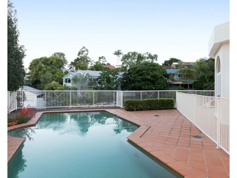5 Kagoola Close, Chapel Hill QLD 4069