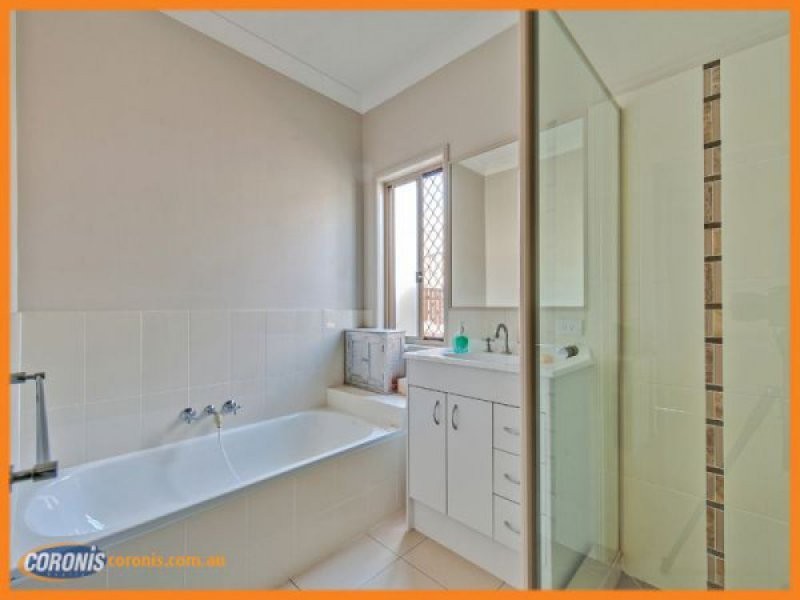 15 Violet Avenue, Springfield Lakes QLD 4300
