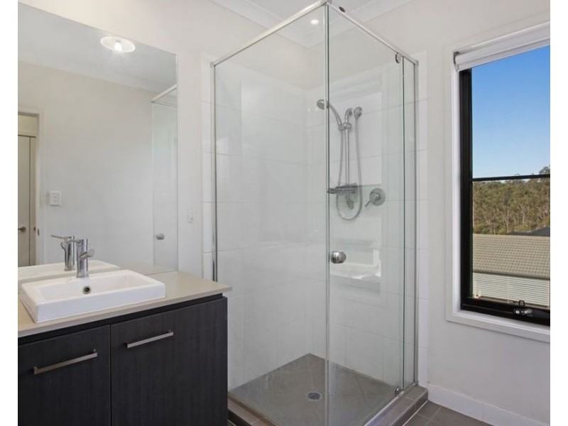 1 Kondalila Crescent, Springfield Lakes QLD 4300