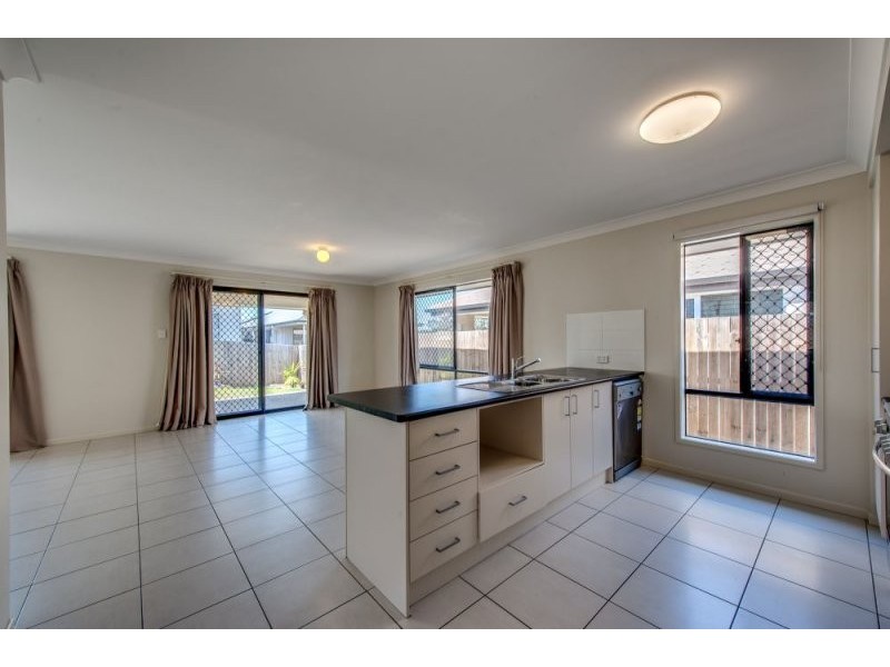 42 Lindeman Street, Springfield Lakes QLD 4300
