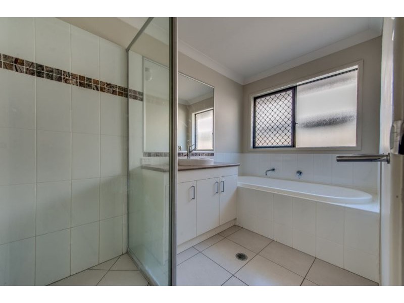 42 Lindeman Street, Springfield Lakes QLD 4300