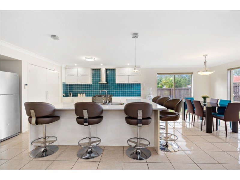 1 Pineview Place, Springfield QLD 4300