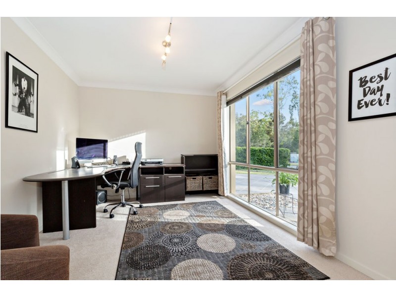 1 Pineview Place, Springfield QLD 4300