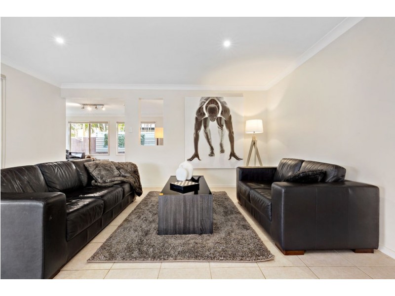 1 Pineview Place, Springfield QLD 4300