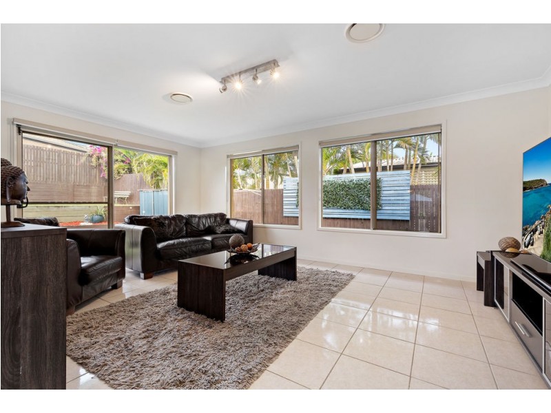 1 Pineview Place, Springfield QLD 4300