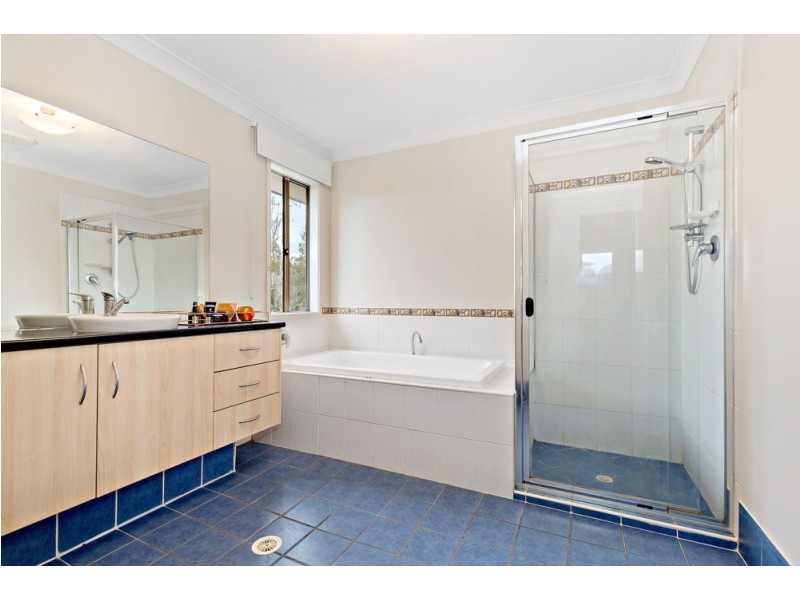 1 Pineview Place, Springfield QLD 4300