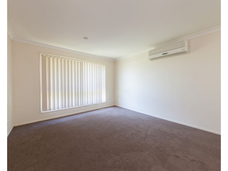 27 Chetwynd Street, Redbank Plains QLD 4301