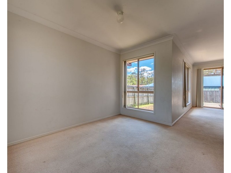 6 Mistletoe Court, Camira QLD 4300