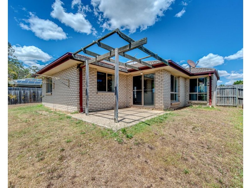 6 Mistletoe Court, Camira QLD 4300