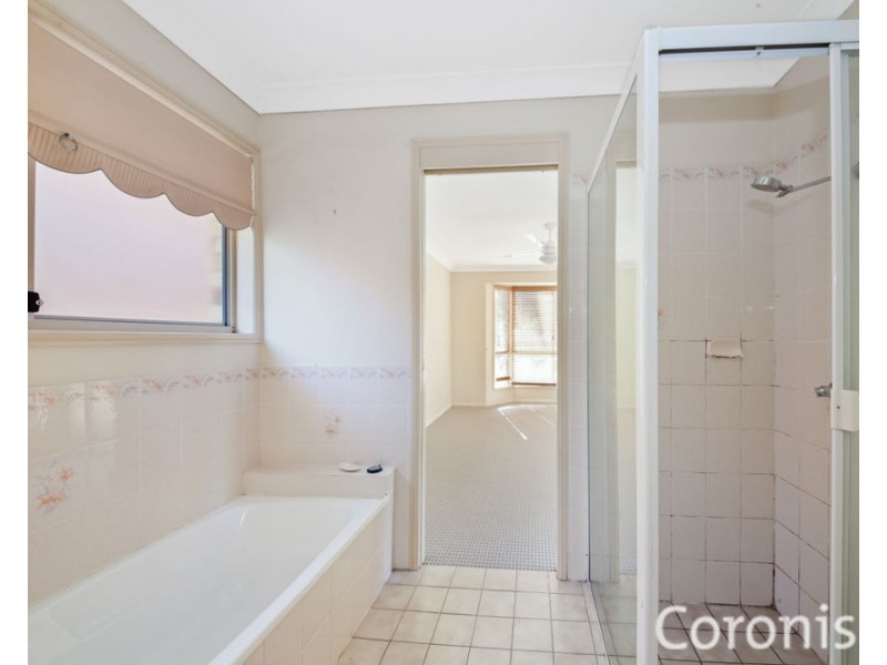 10 Banksia Circuit, Forest Lake QLD 4078