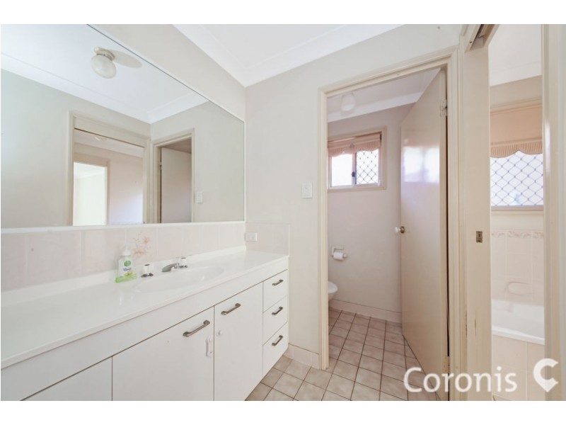 10 Banksia Circuit, Forest Lake QLD 4078