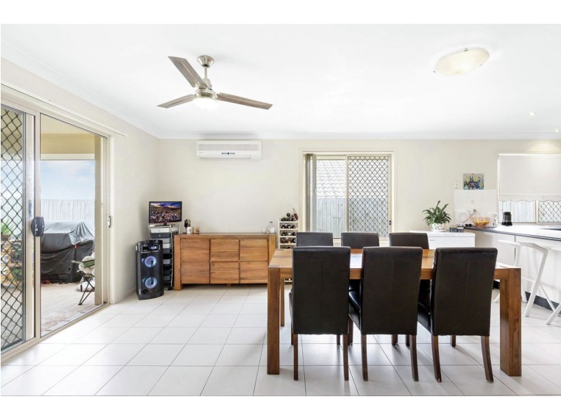13 Lakes Entrance Drive, Springfield Lakes QLD 4300
