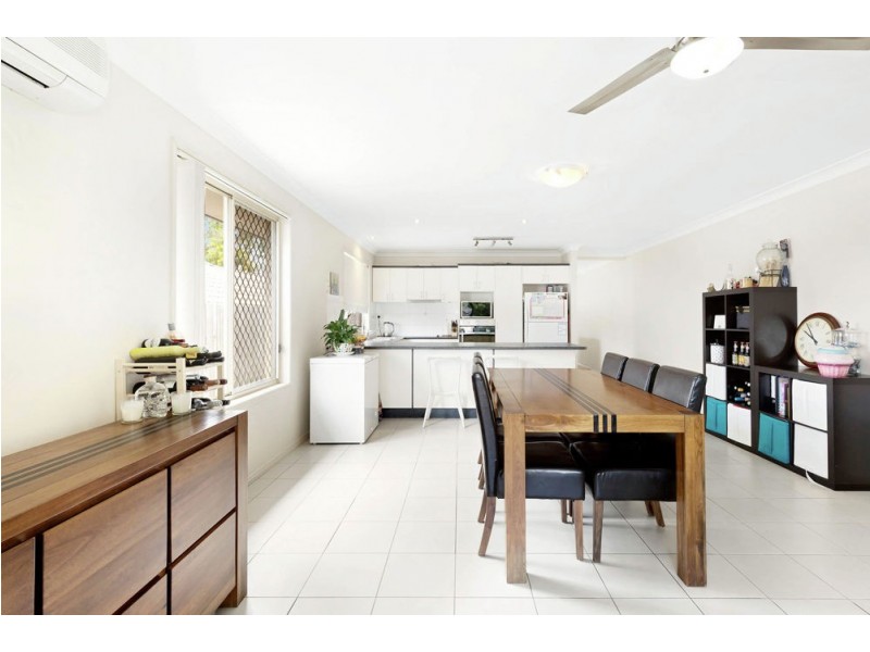 13 Lakes Entrance Drive, Springfield Lakes QLD 4300