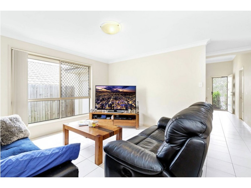13 Lakes Entrance Drive, Springfield Lakes QLD 4300