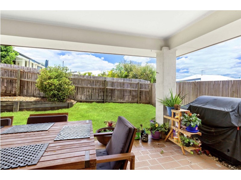 13 Lakes Entrance Drive, Springfield Lakes QLD 4300