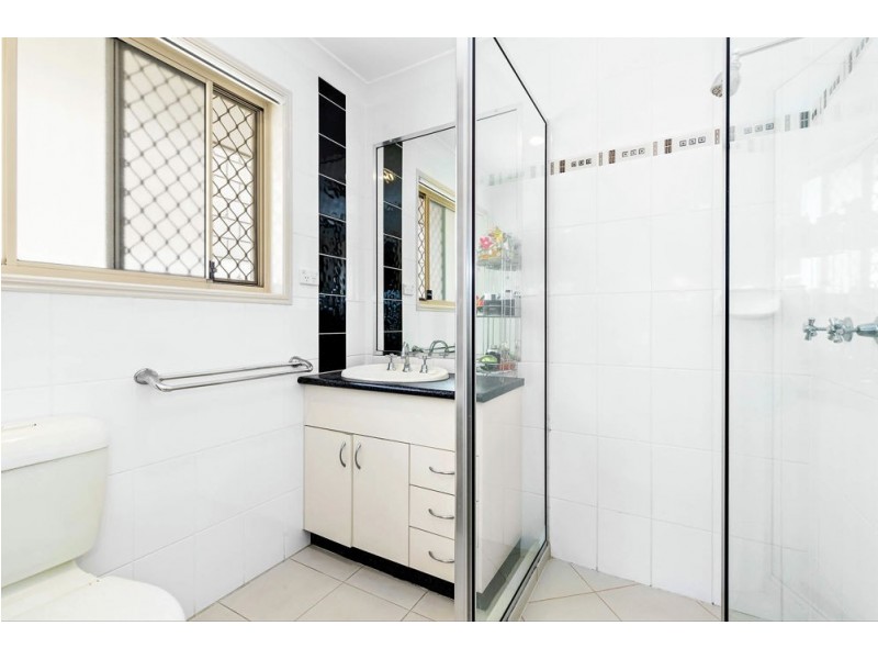 13 Lakes Entrance Drive, Springfield Lakes QLD 4300