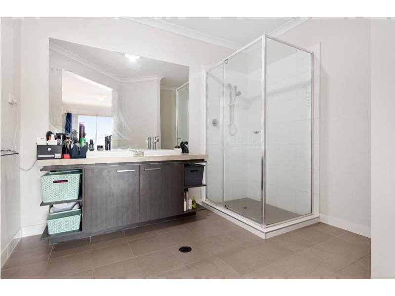 5 Meridian Avenue, Springfield Lakes QLD 4300