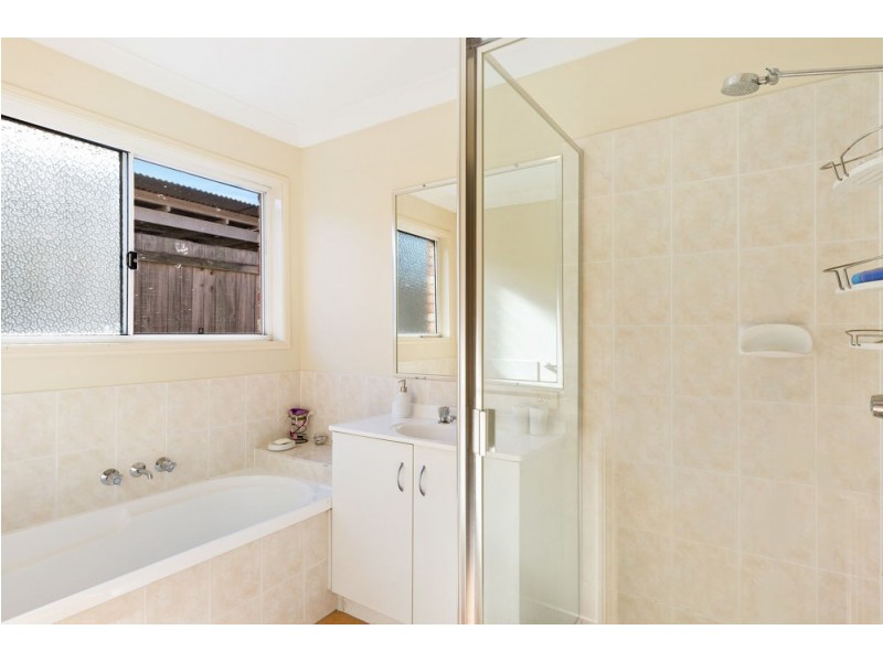 16 Eden Crescent, Springfield Lakes QLD 4300
