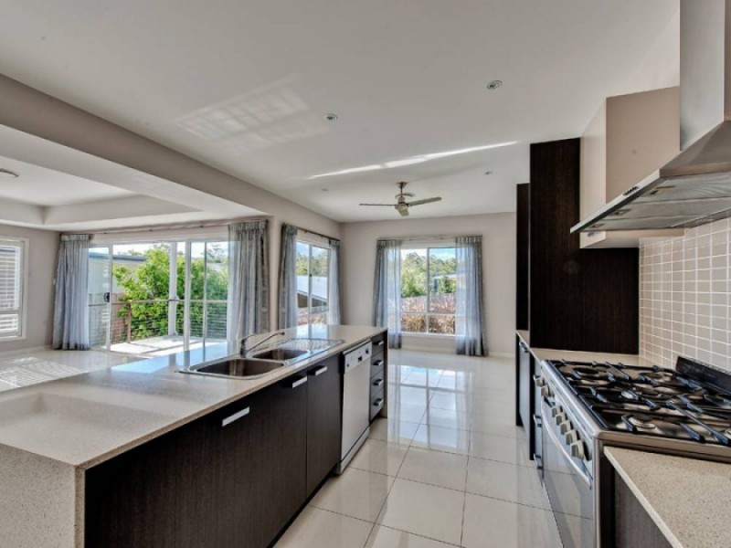 3 Boronia Court, Springfield Lakes QLD 4300