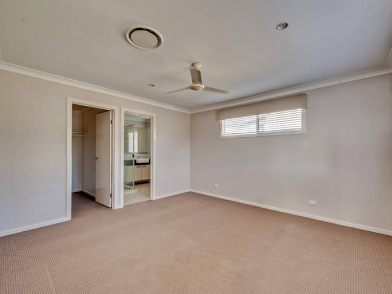 3 Boronia Court, Springfield Lakes QLD 4300