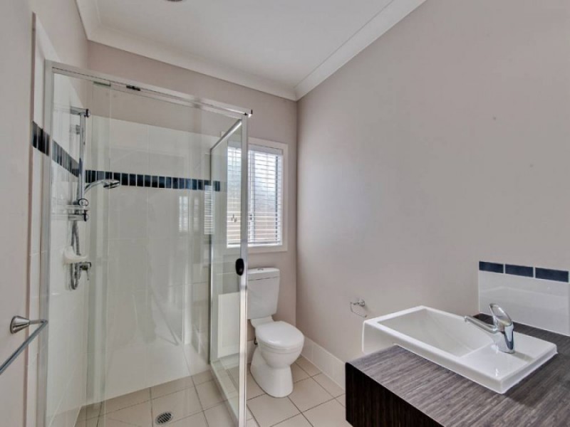 3 Boronia Court, Springfield Lakes QLD 4300