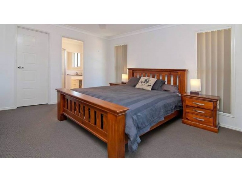 54 Lakes Entrance Drive, Springfield Lakes QLD 4300